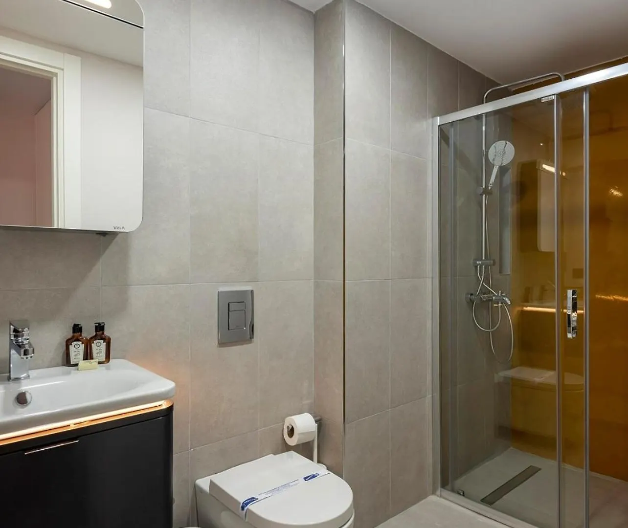 Apartment Gorgeous Bright Modern 2Bed2Bath Home! #69 Istanbul